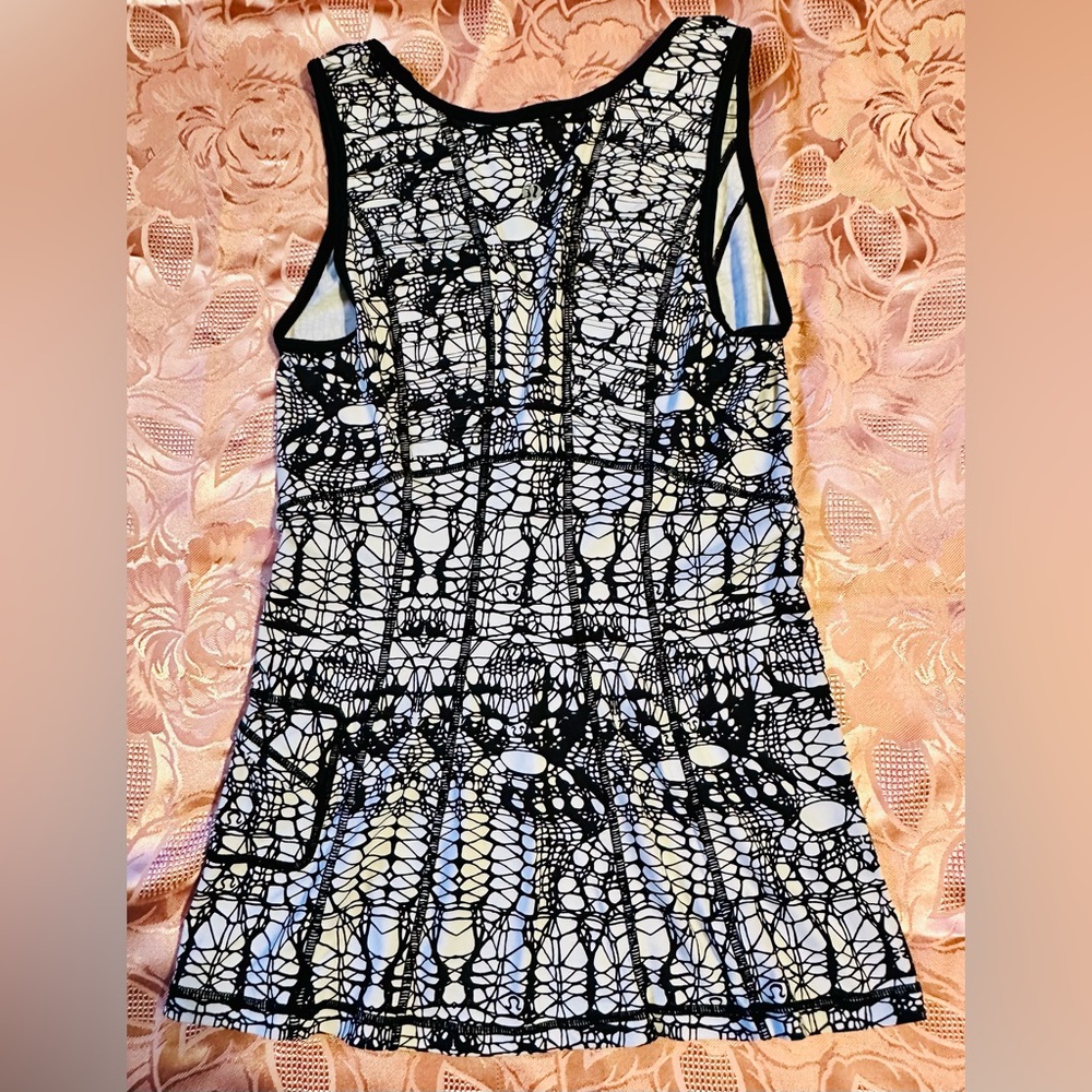 Lululemon top - Picture 2 of 6